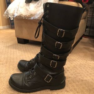 Hottopic buckled zip up boots